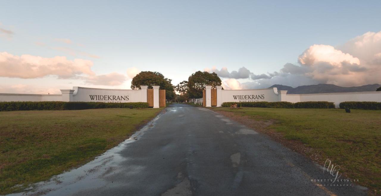 Hostal Endless Vineyards At Wildekrans Wine Estate Botrivier Exterior foto